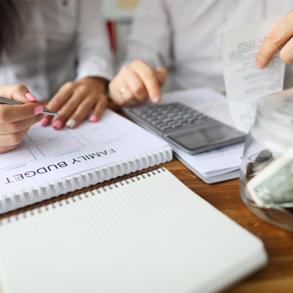 managing debt through personal budgeting with calendar